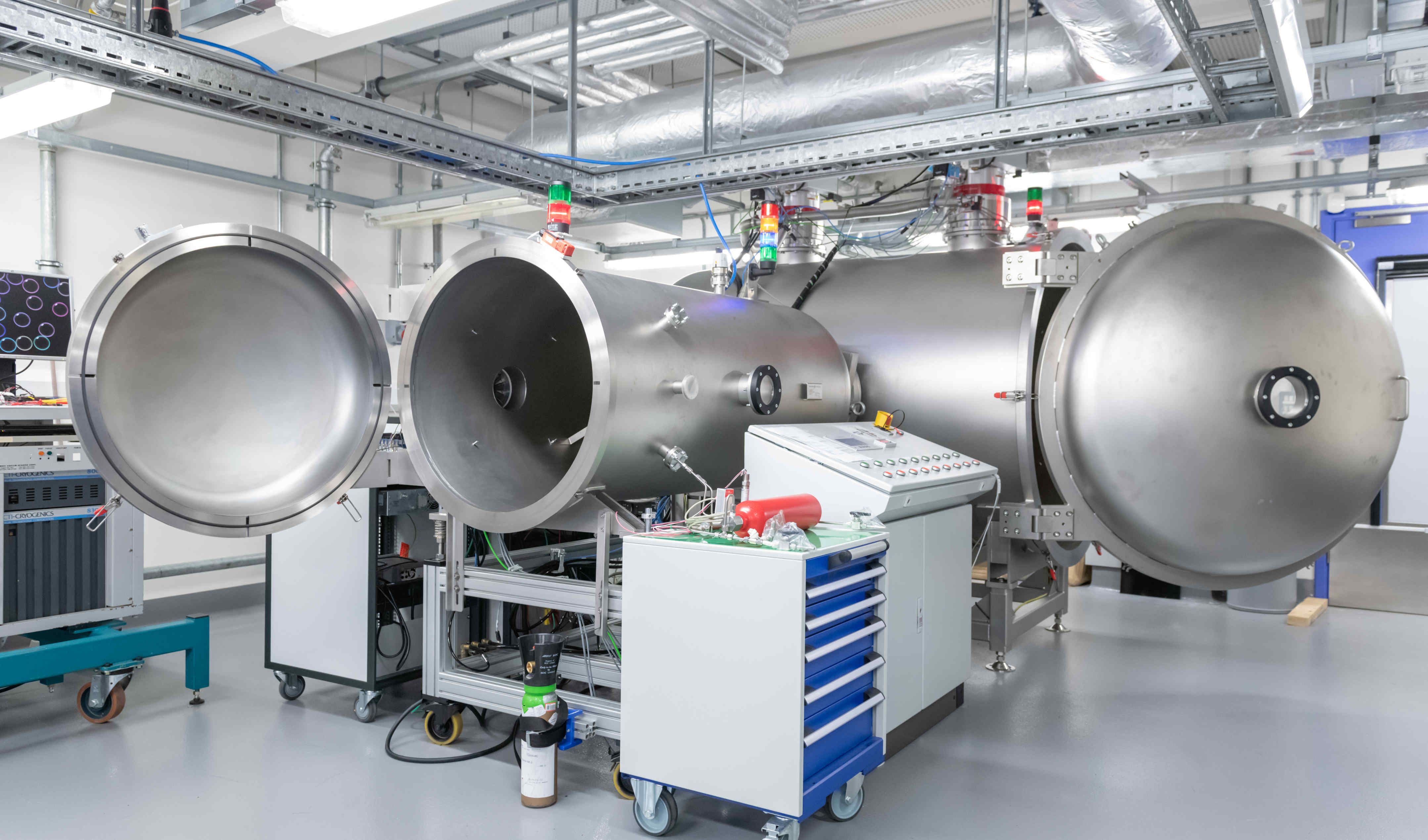 The Boltzmann Vacuum Chamber