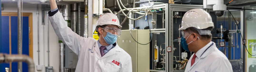 MP Sharma visiting the pilot plant in the Chemical Engineering department at Imperial College London