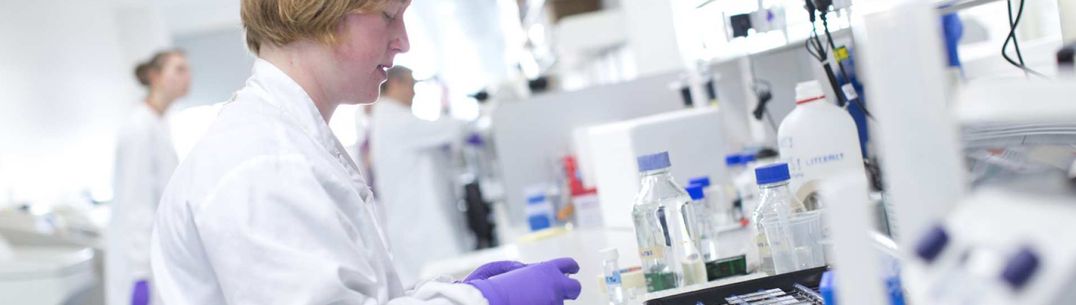 A student in the Brain Bank lab