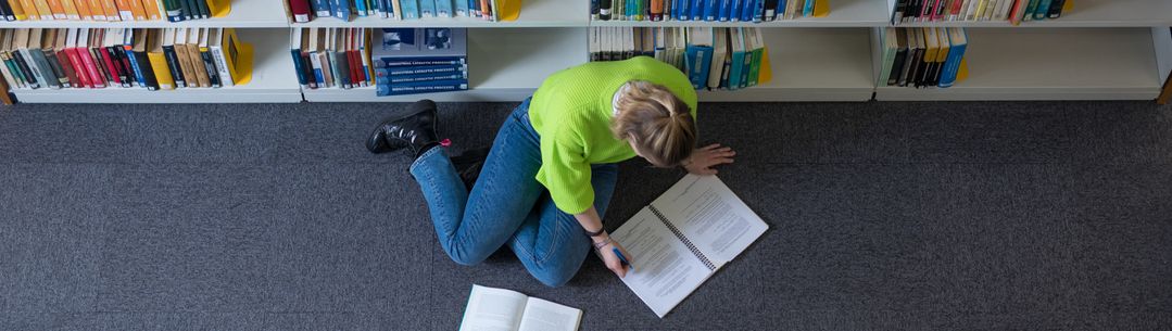 Female student t Central Library