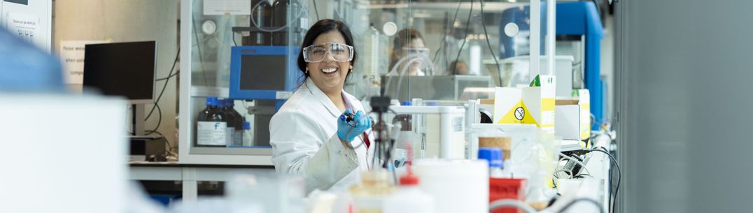 ICB CDT - Student in Lab