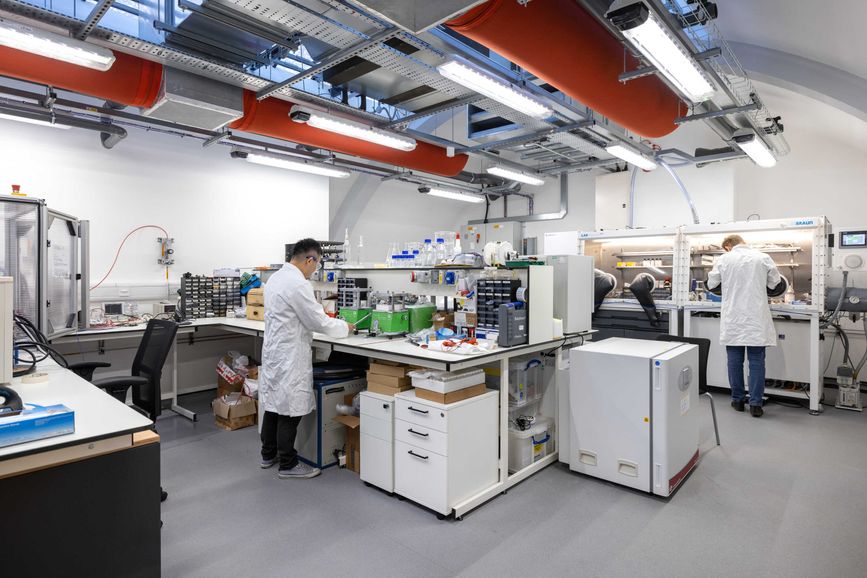 Image for website, chemistry lab, manager billy, design engineering shared images