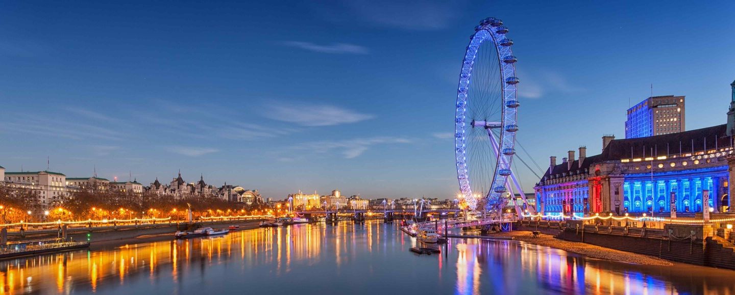 London skyline at night