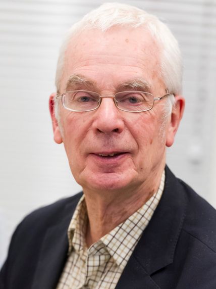 An image of Profesor Trevor Lindley