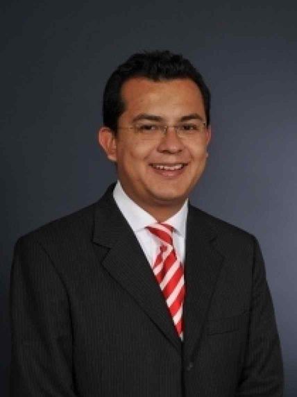 Headshot of Dr Salvador Acha