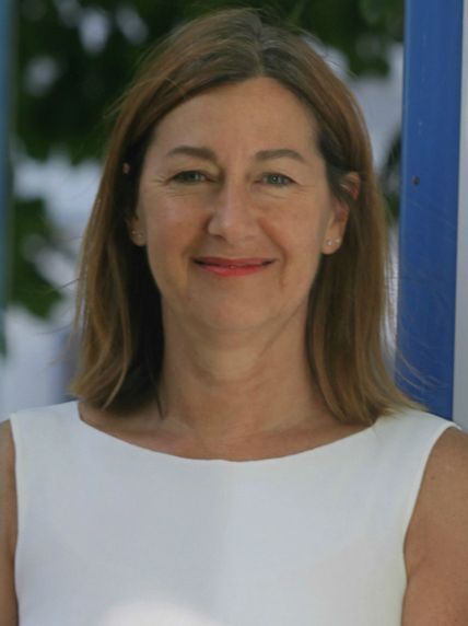Professor Dame Louise Robinson
