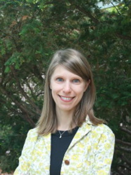 Headshot of Dr Bonnie Waring