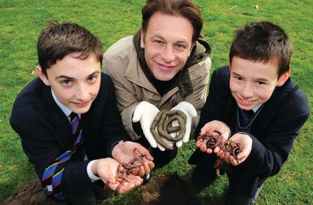 Chris Packham presents the worlds longest earthworm.