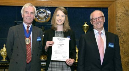 Hannah Moran receiving Salters' Prize