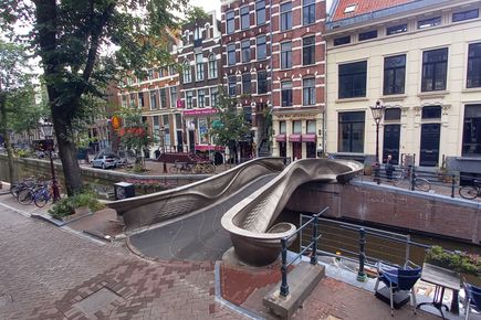 World's first 3d printed steel bridge in Amsterdam