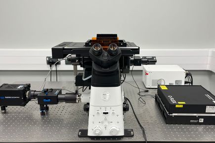 Photograph of the super resolution microscope in the lab