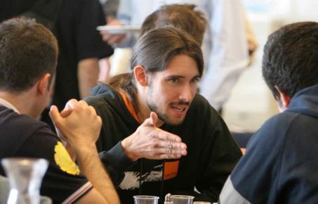 Student discussion over lunch 