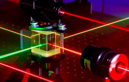 Green and red lasers circuit