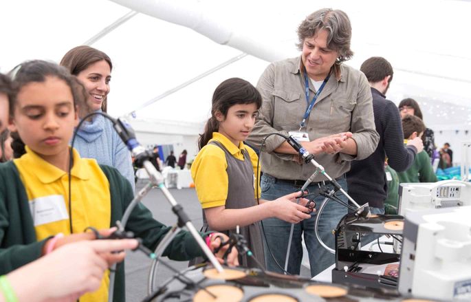 HARMS Lab and school children