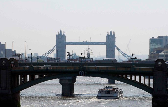 London Bridge by Jan Chlebik