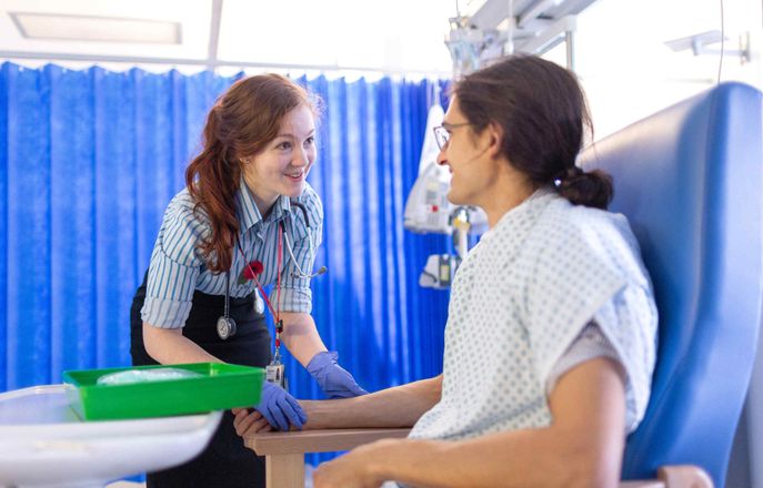 Medicine students in lab