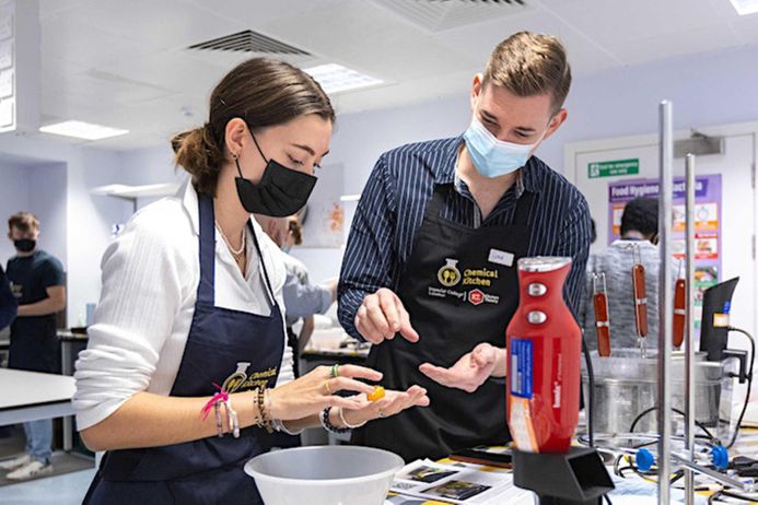 Student and supervisor in the Chemical Kitchen