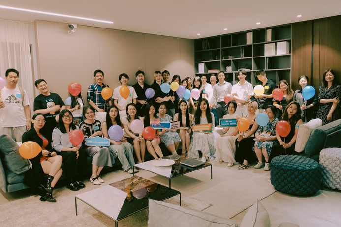 Group image of alumni at the Global Celebration in Shanghai