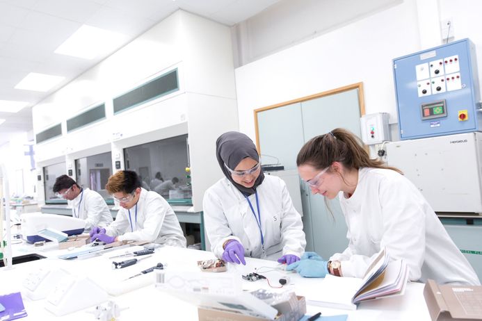 Sixth form students in the Imperial Chemistry RCS1 teaching laboratories construct a UV spectrometer.