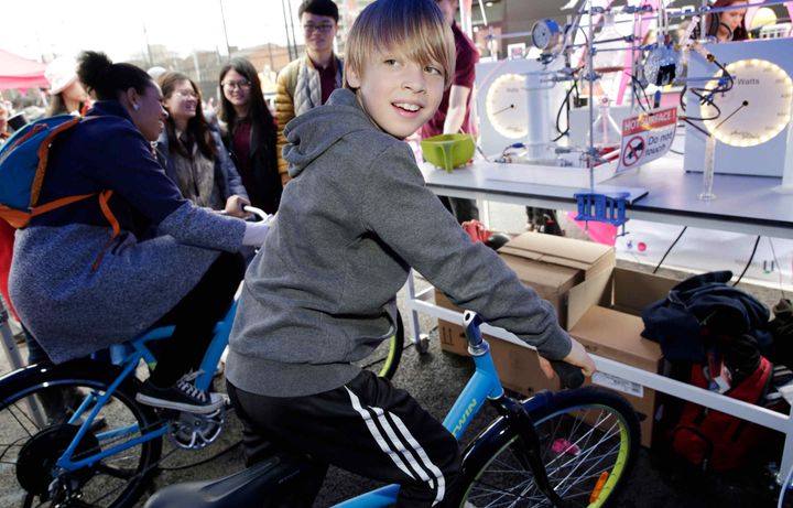 Child at the Science of Sport pop up