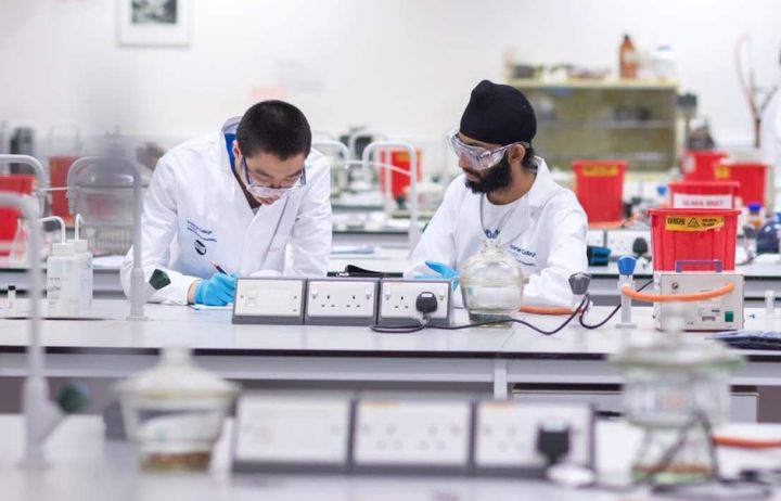 Students in the lab