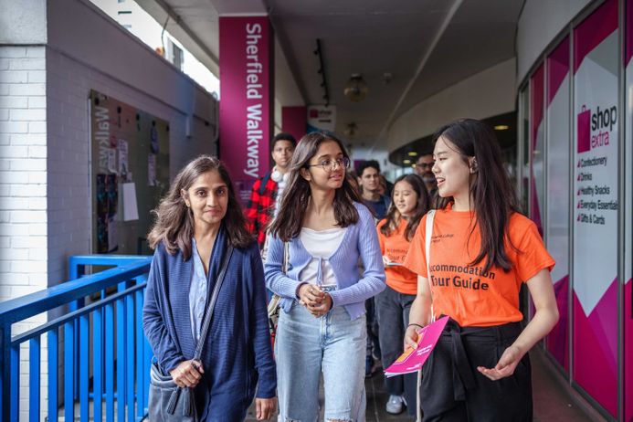 A student-led campus tour