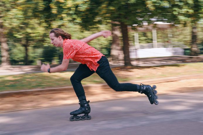 Darius skates in Hyde Park