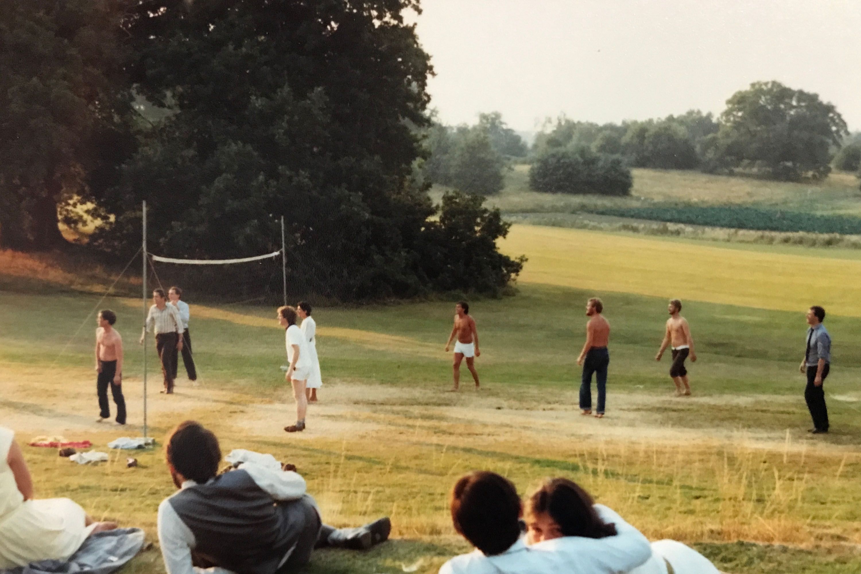 Students socialising in Silwood Park in 1981
