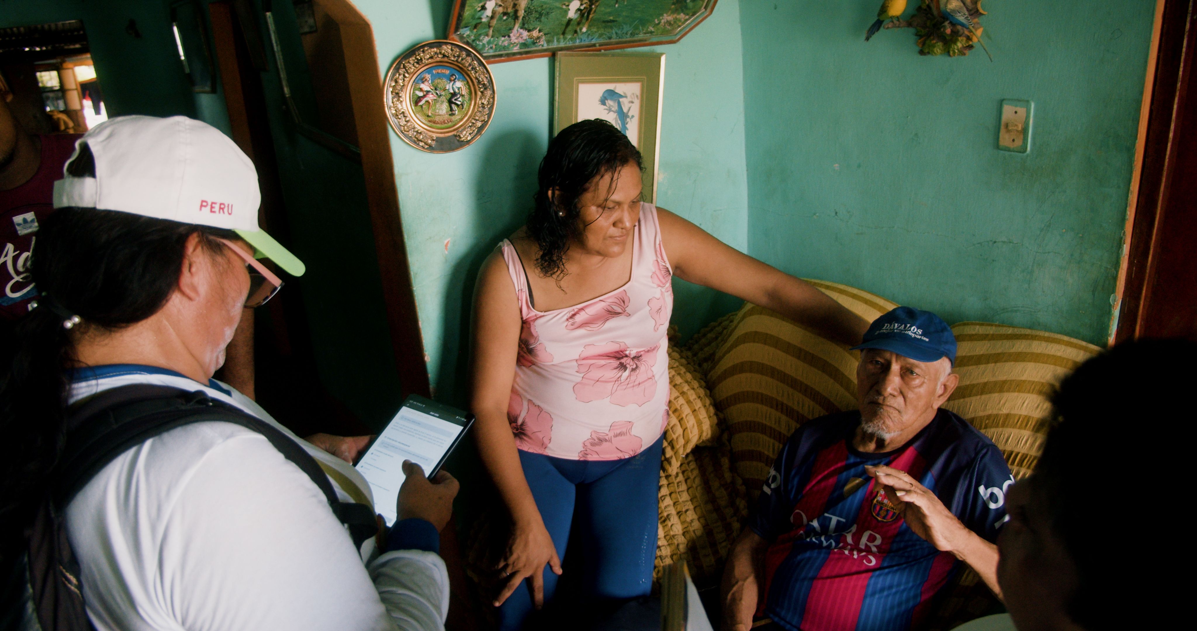 Field observation in Tumbes with a community health worker, an older adult and his daughter