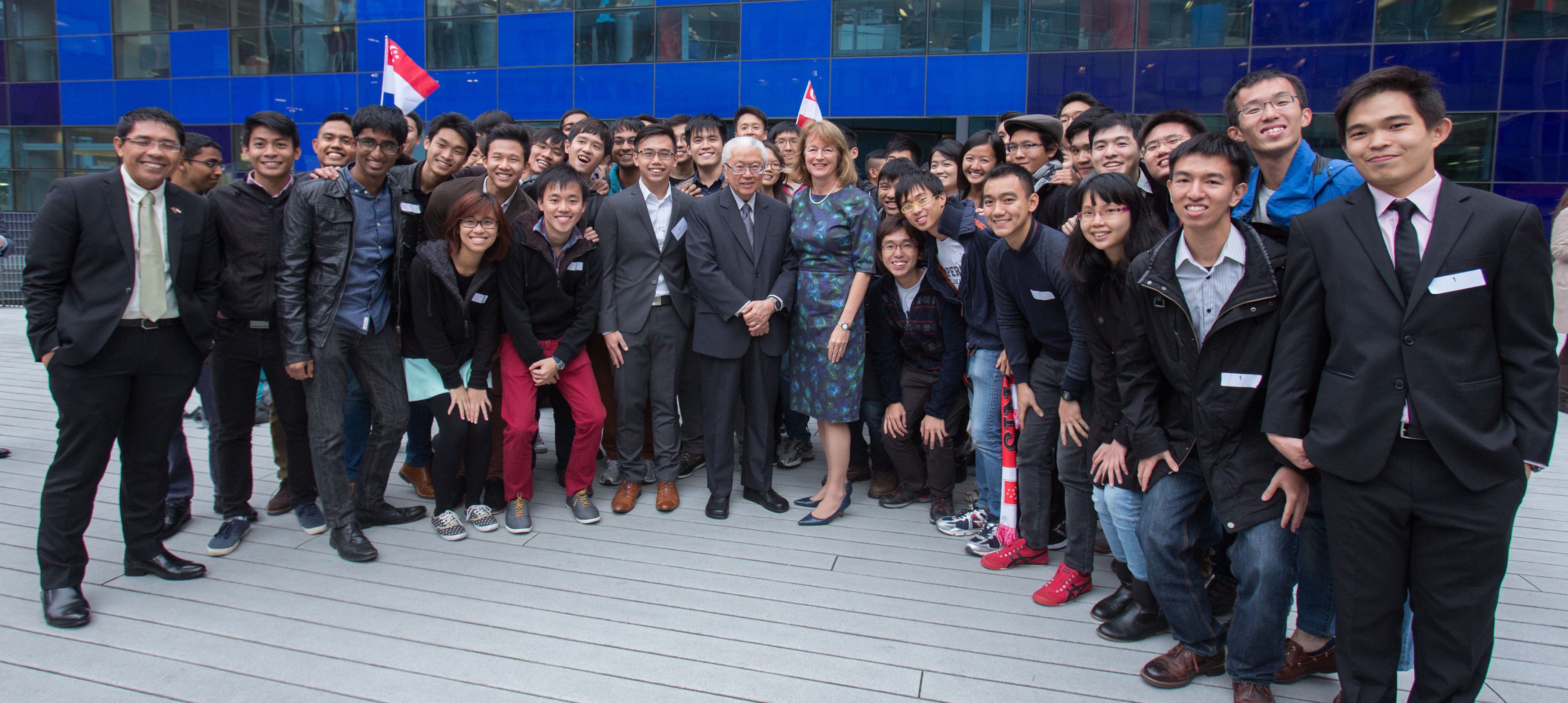 A group of Singaporean students at Imperial posing with President Alice Gast and former Singaporean President Tony Tan Keng Yam at the College's South Kensington Campus